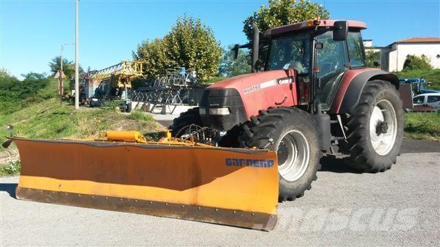 CASE MXM190 Sneeuwschuivers en -ploegen