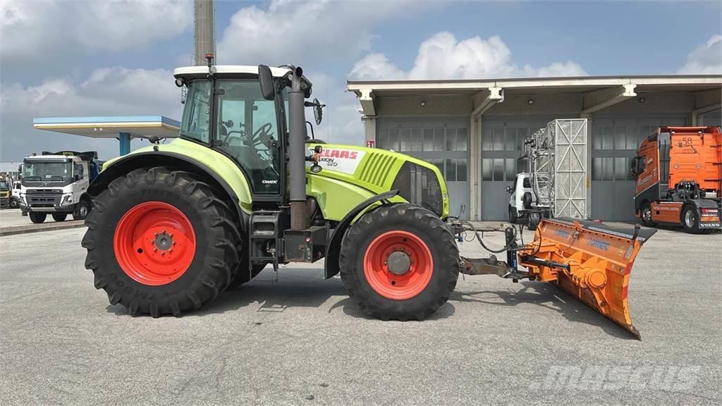 CLAAS Axion 810 4x4 Sneeuwschuivers en -ploegen