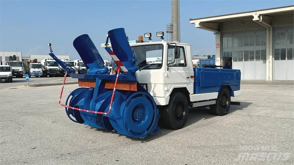  Fresia F60 4X4 Sneeuwschuivers en -ploegen