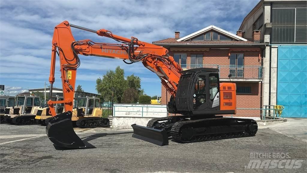 Hitachi ZX225USLC-5B Rupsgraafmachines
