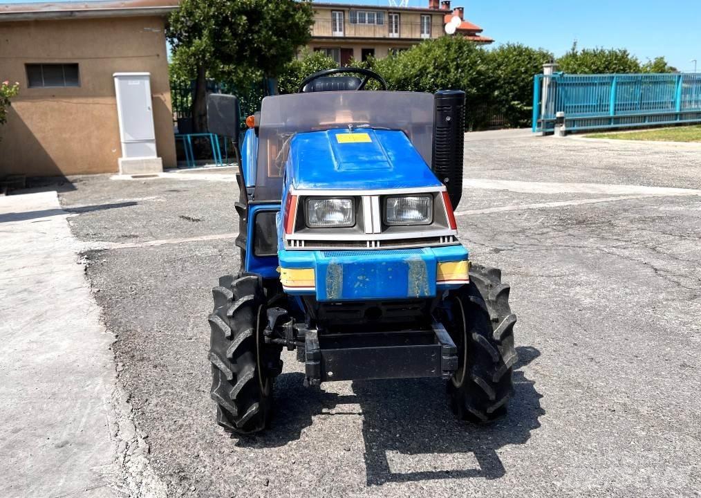 Iseki TU170F 4x4 Sneeuwschuivers en -ploegen