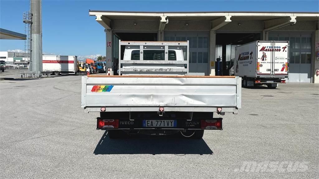 Iveco DAILY 35C13 4X2 Anders