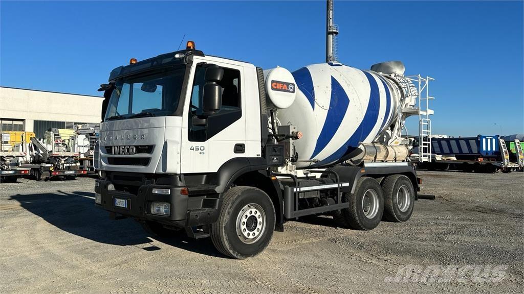 Iveco Trakker 450 6X4 Betonmixers en pompen