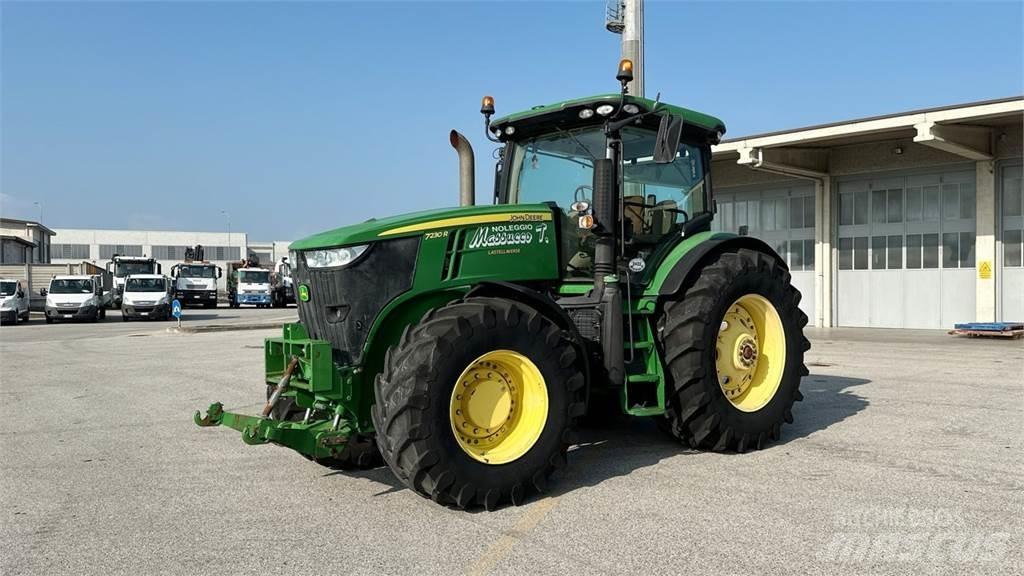 John Deere 7230R Sneeuwschuivers en -ploegen
