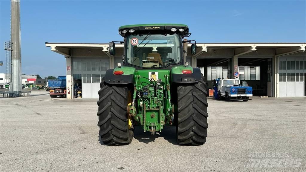 John Deere 7230R Sneeuwschuivers en -ploegen