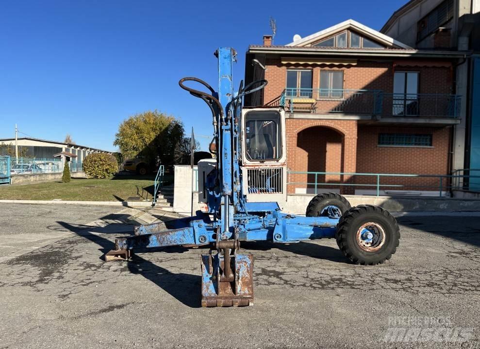 Kamo 3CX Bosbouw graafmachines