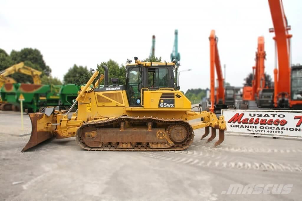 Komatsu D65WX-16 Rupsdozers