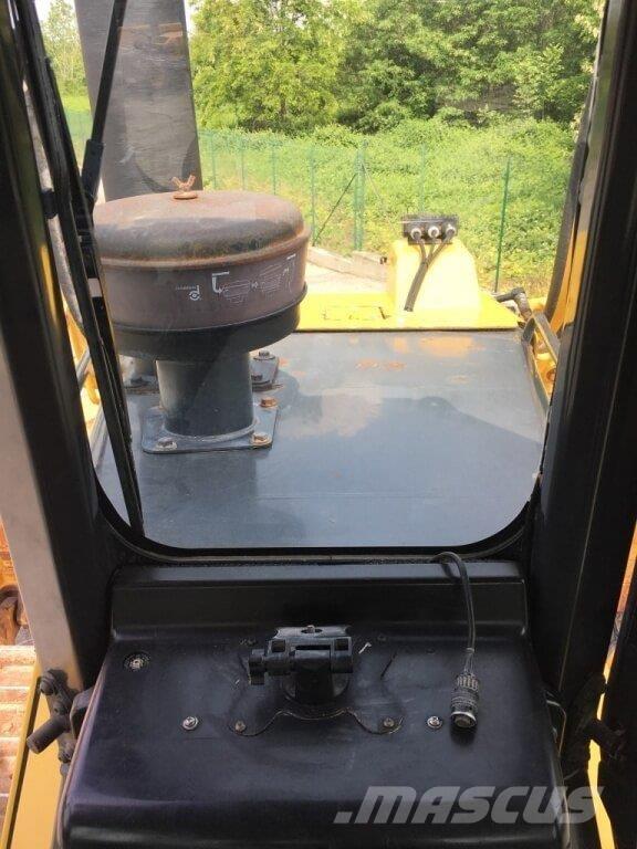 Komatsu D65WX-16 Rupsdozers