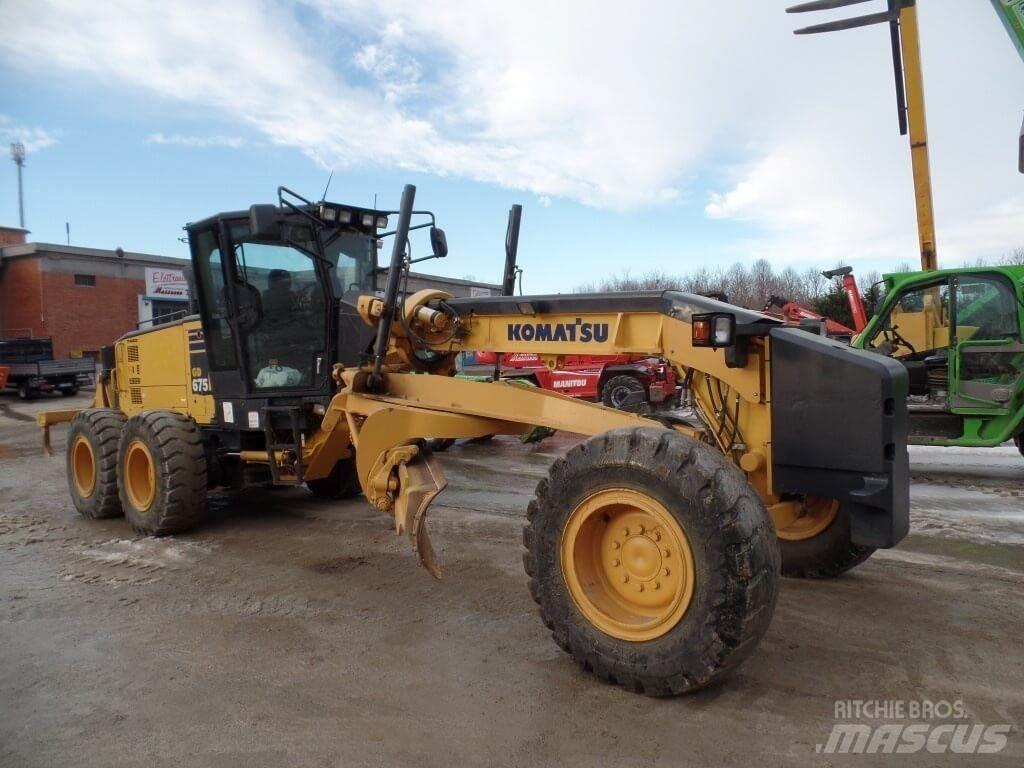 Komatsu GD675-5 Rupsdozers