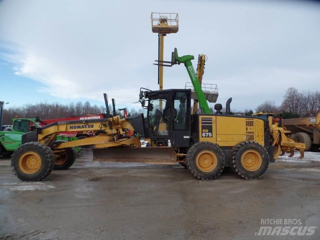 Komatsu GD675-5 Rupsdozers