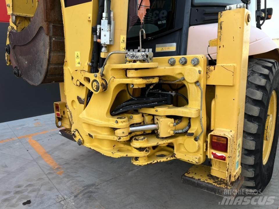 Komatsu WB93S-5E0 Graaf-laadcombinaties