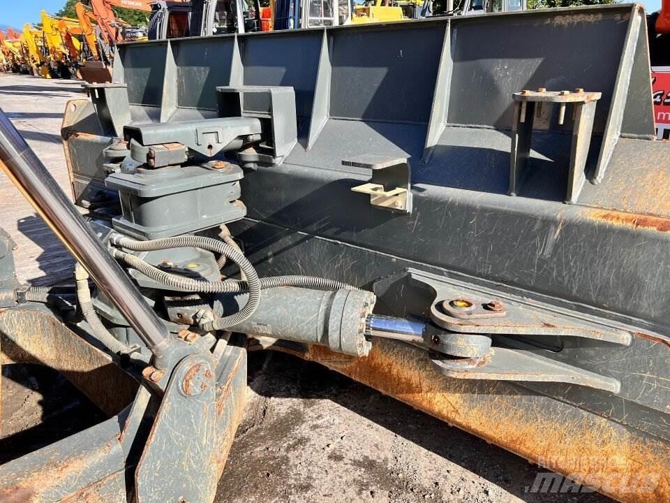 Liebherr 736 Rupsdozers