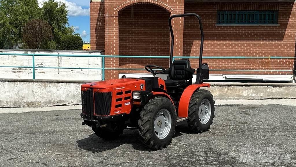  Tigretrac 3800 4x4 Sneeuwschuivers en -ploegen
