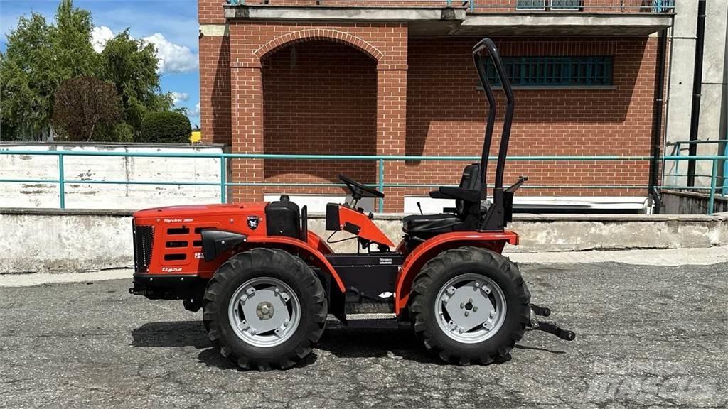  Tigretrac 3800 4x4 Sneeuwschuivers en -ploegen