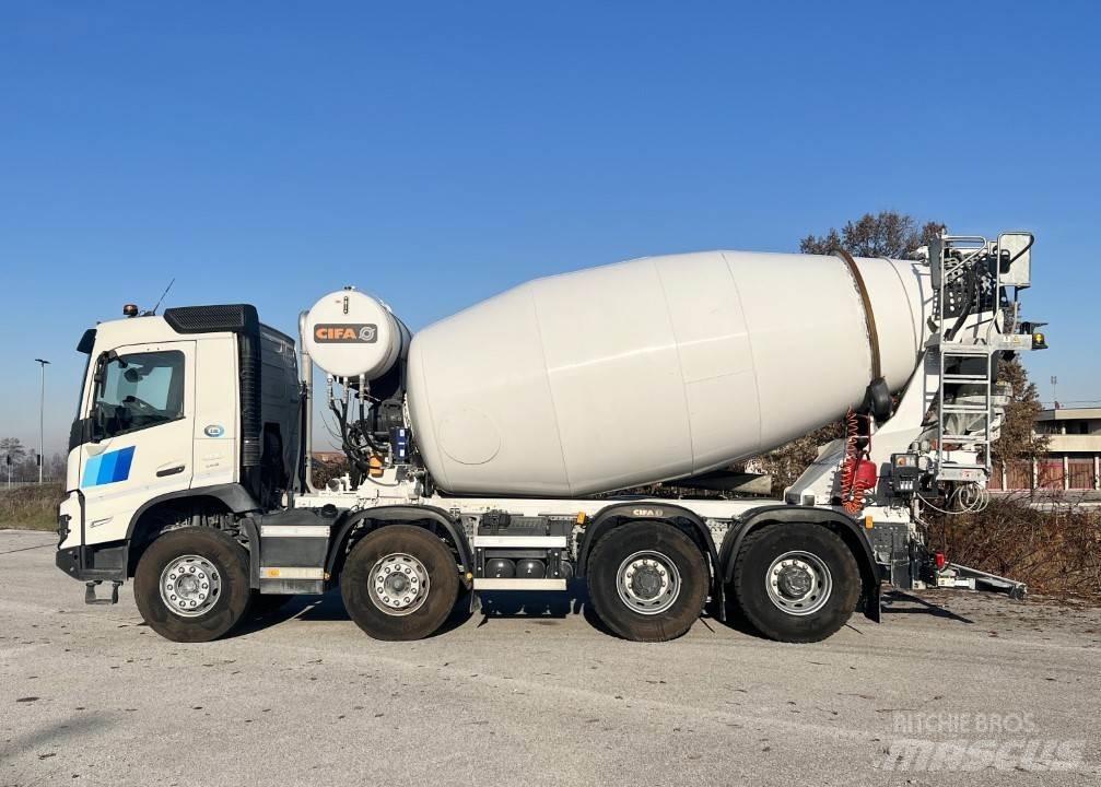 Volvo FMX 13 8x4 Betonmixers en pompen