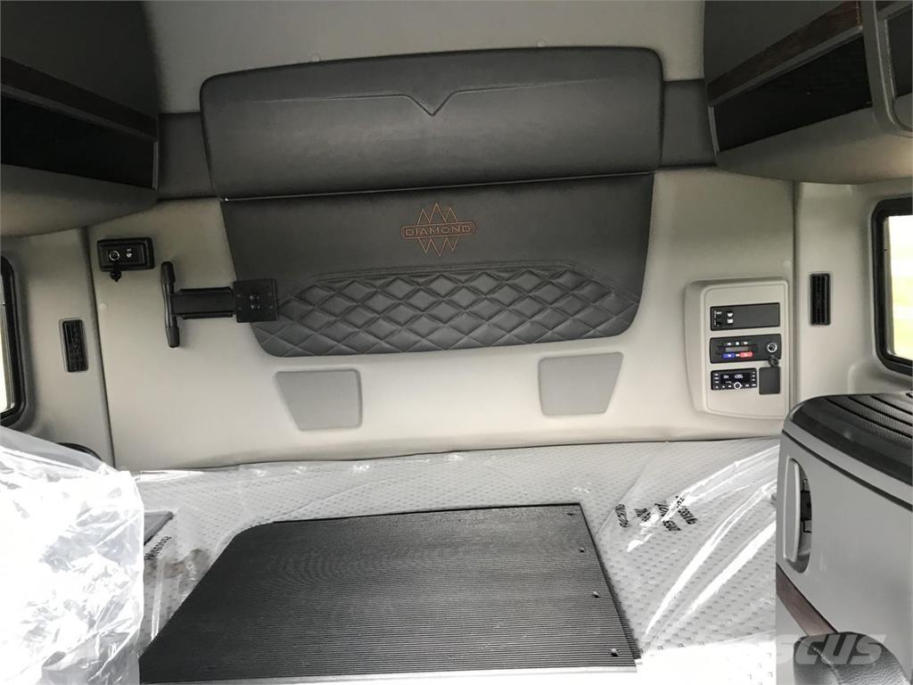 International HX Trekkers