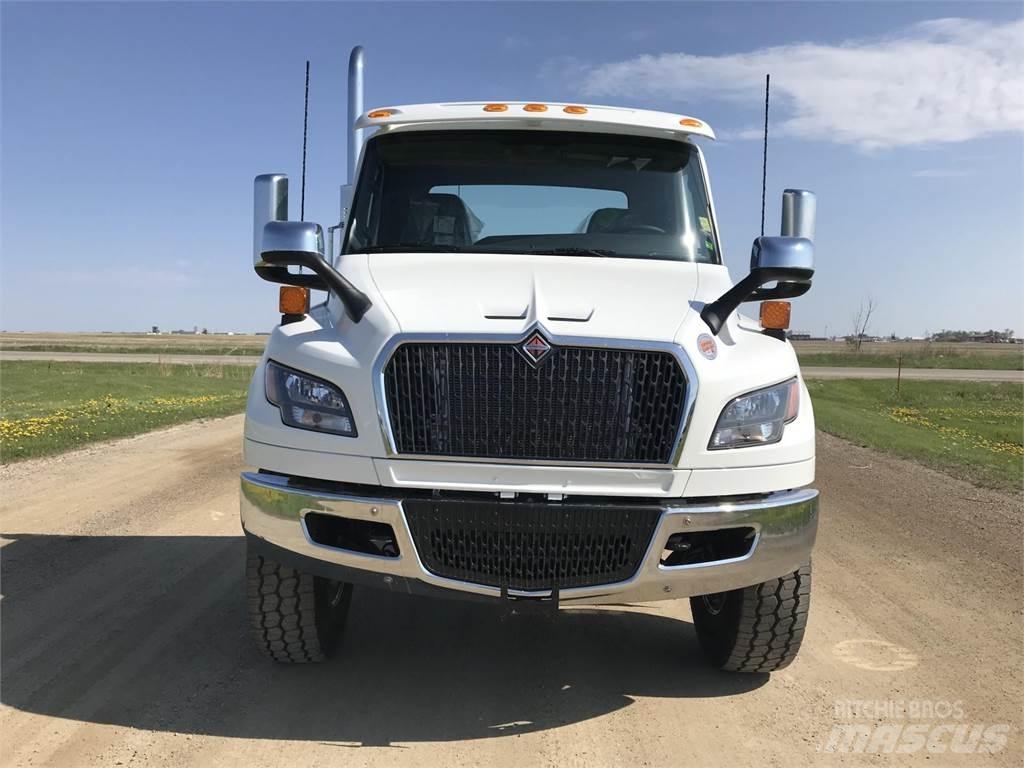 International MV Chassis met cabine