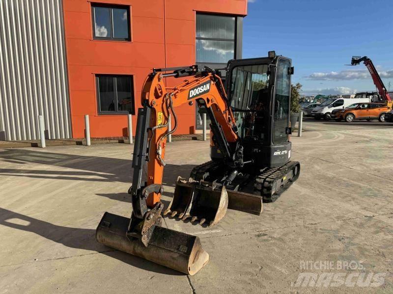 Doosan DX 27 Z Minigraafmachines < 7t