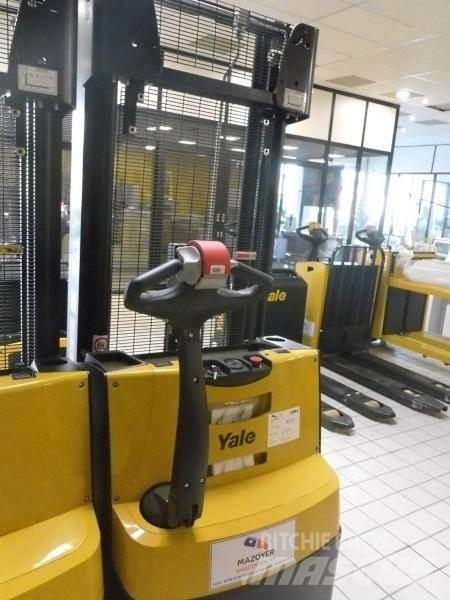 Yale MS 12 AC Meeloop stapelaar