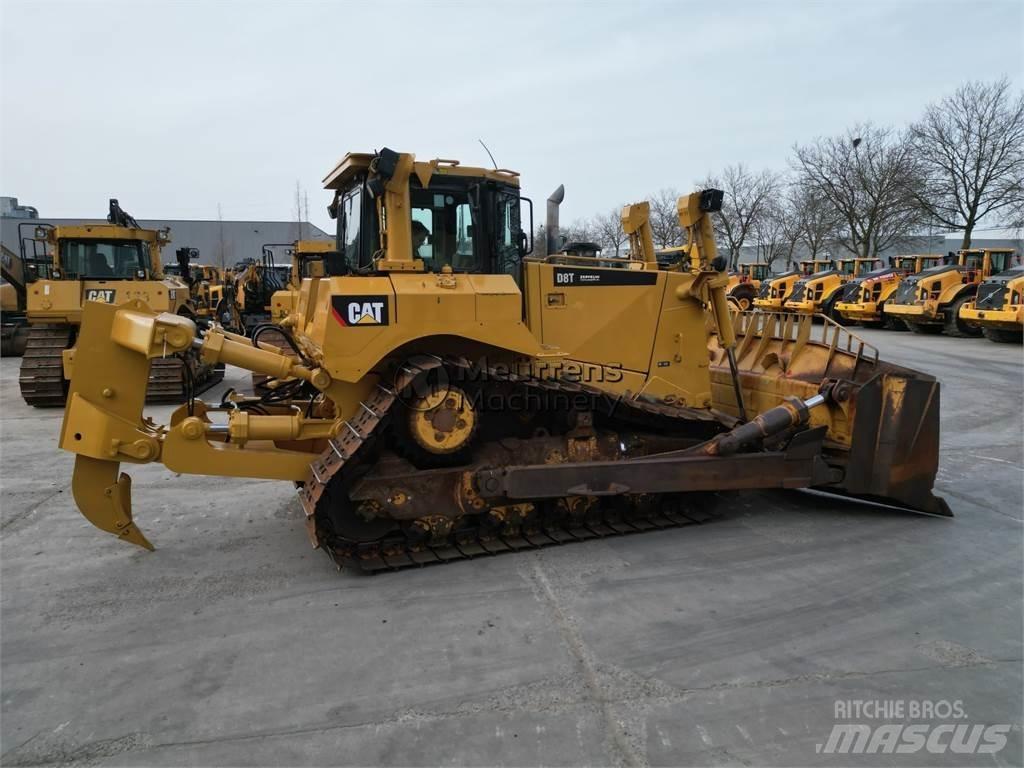 CAT D8T Bulldozers