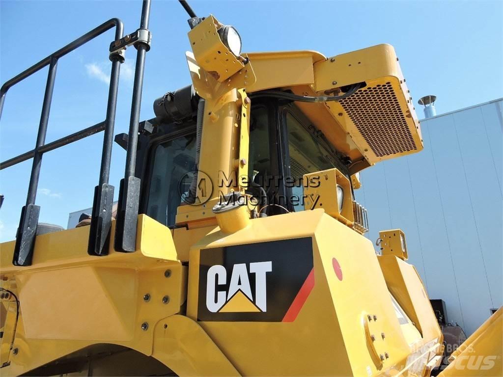 CAT D8T Bulldozers