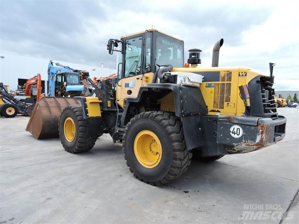 Komatsu WA320 Wielladers