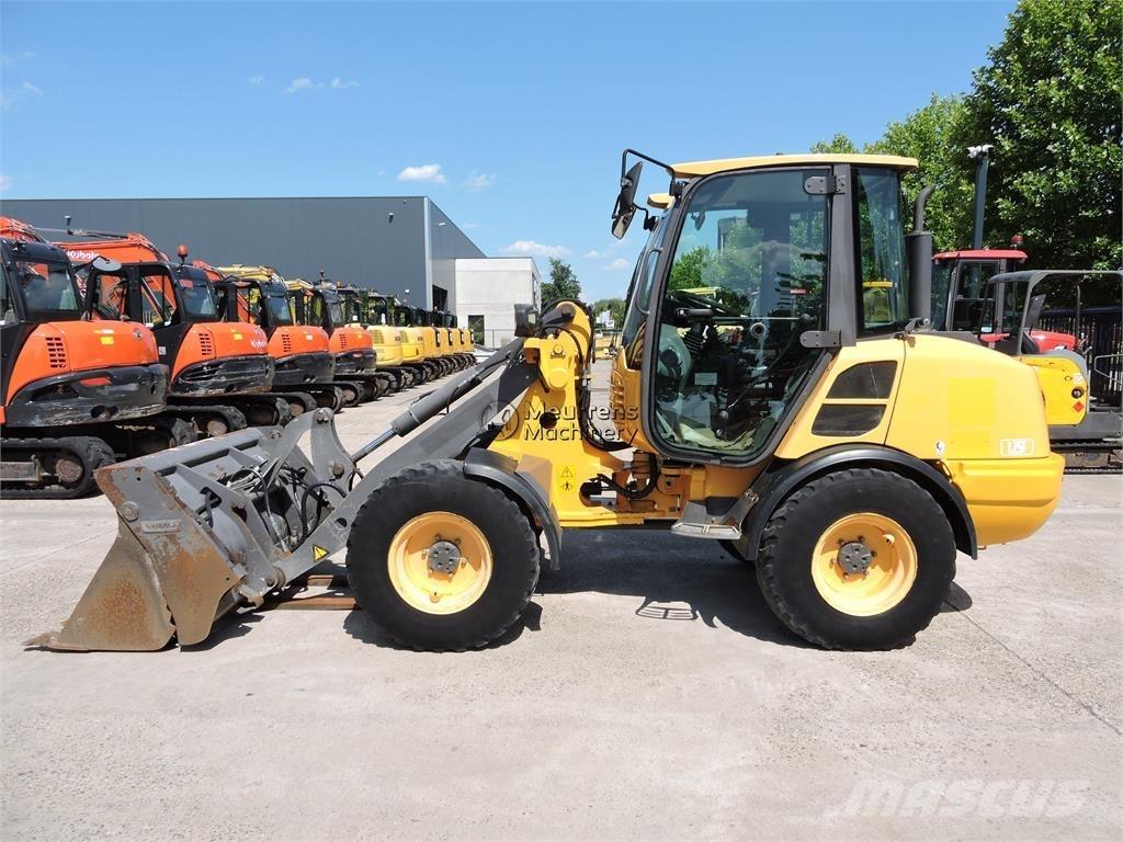 Volvo L25F + FORK Wielladers