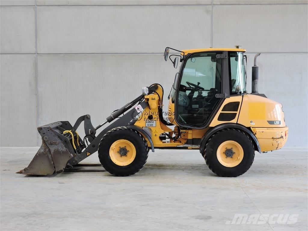 Volvo L25F + FORK Wielladers