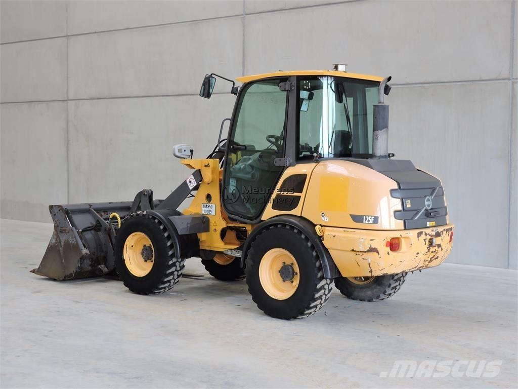 Volvo L25F + FORK Wielladers
