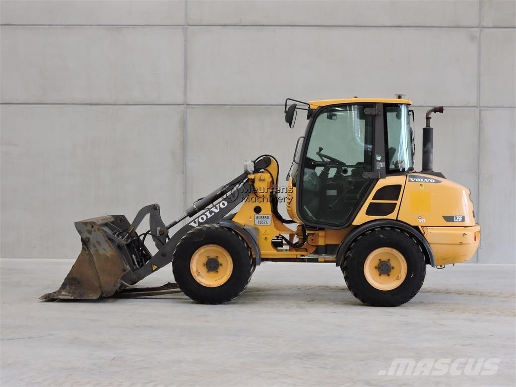 Volvo L25F + FORK Wielladers