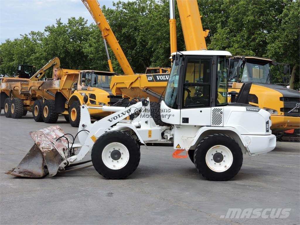 Volvo L30G + FORK Wielladers