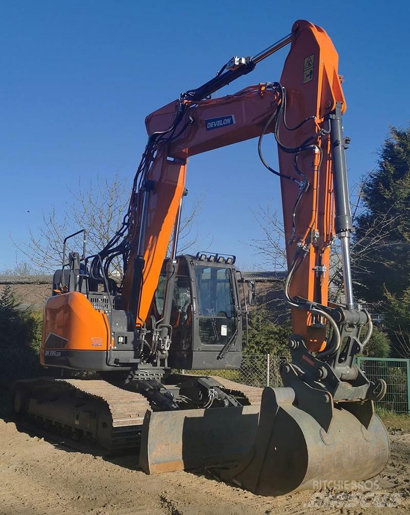 Develon DX 235 LCR-7 Rupsgraafmachines