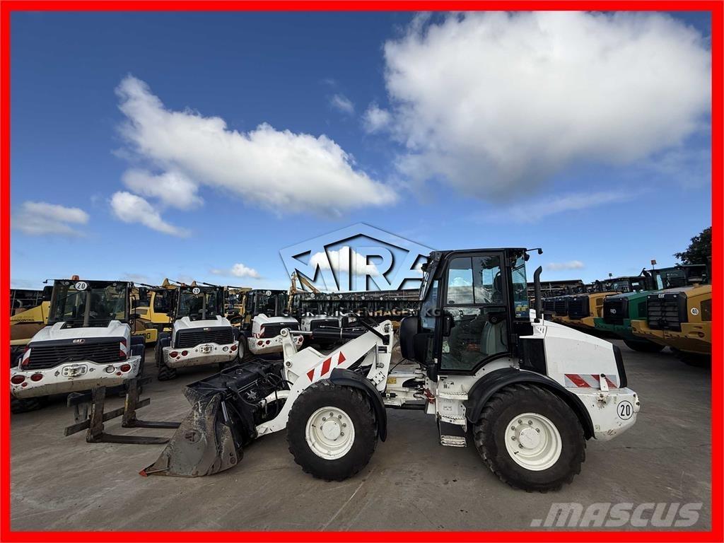 CAT 908M Wielladers