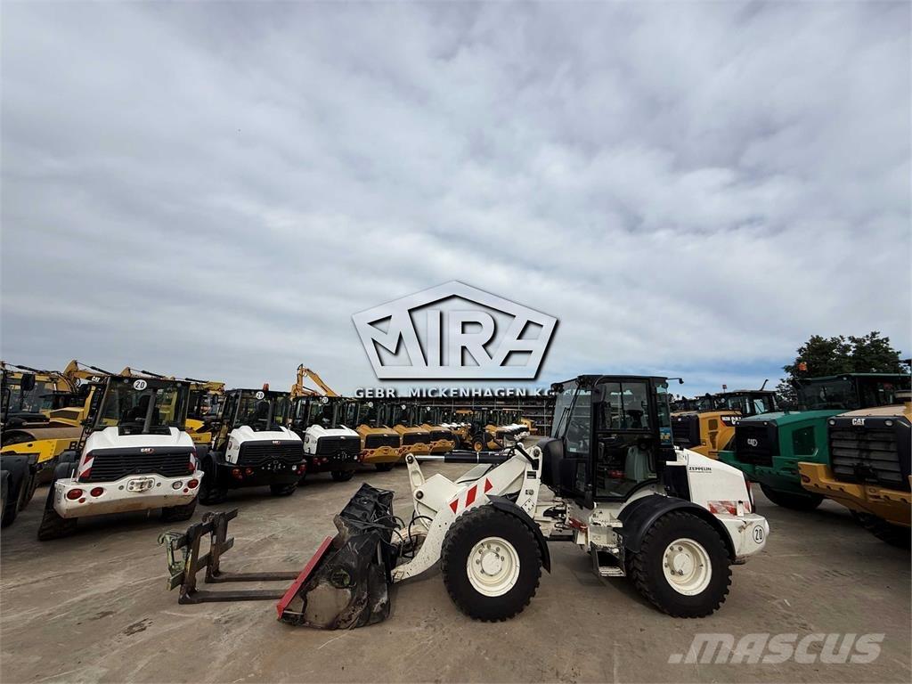 CAT 908M Wielladers