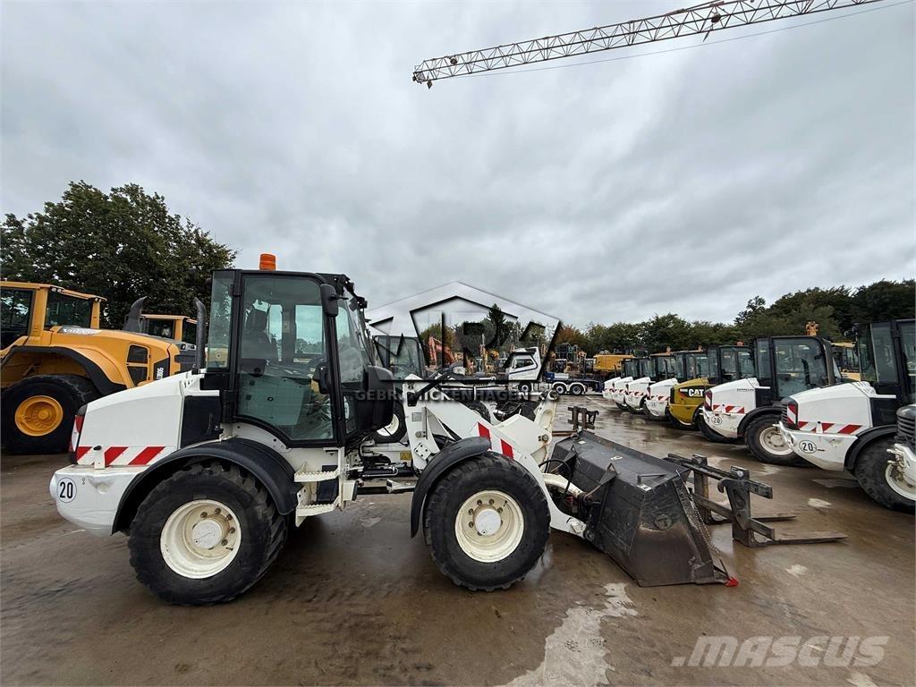 CAT 908M Wielladers