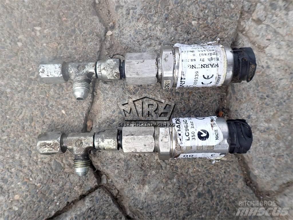 CAT 926 M/ Waage Cabine en interieur