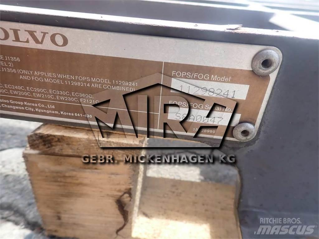 Volvo EC 360 C Cabine en interieur