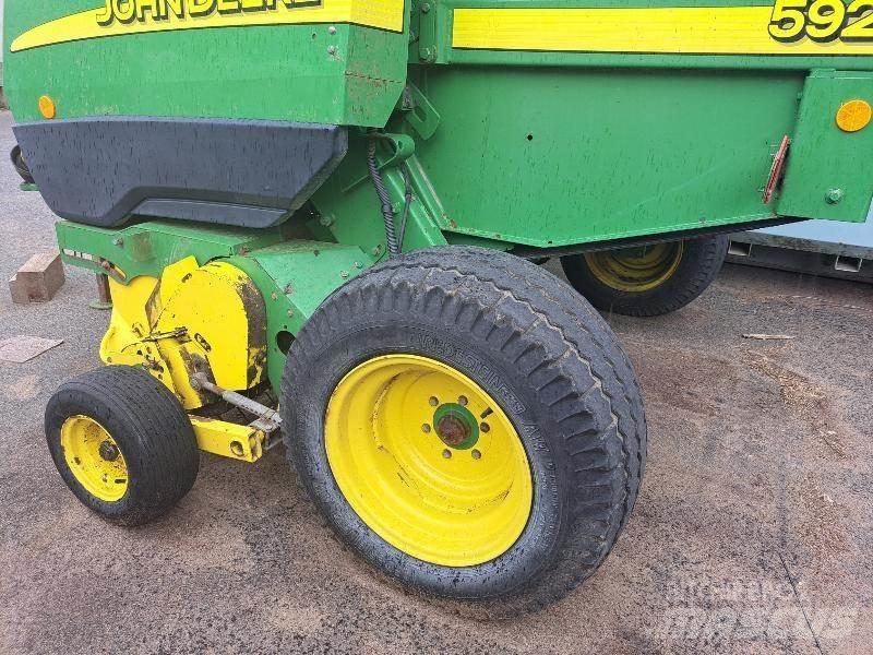 John Deere 592 Ronde-balenpersen