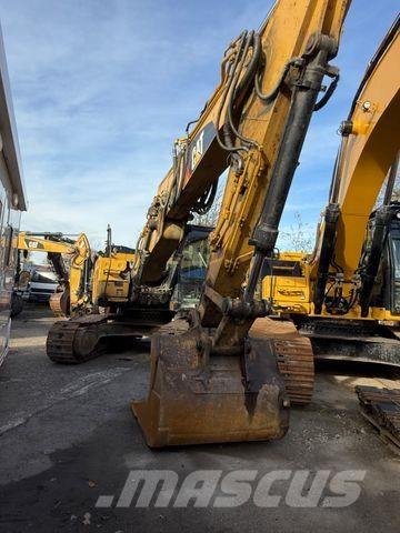 CAT 323 F Rupsgraafmachines