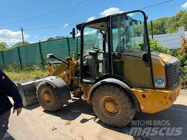 CAT 906M Wielladers