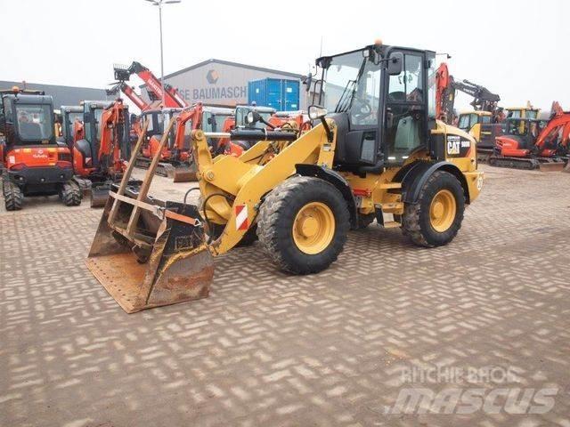 CAT 908M / 35 km/h Wielladers