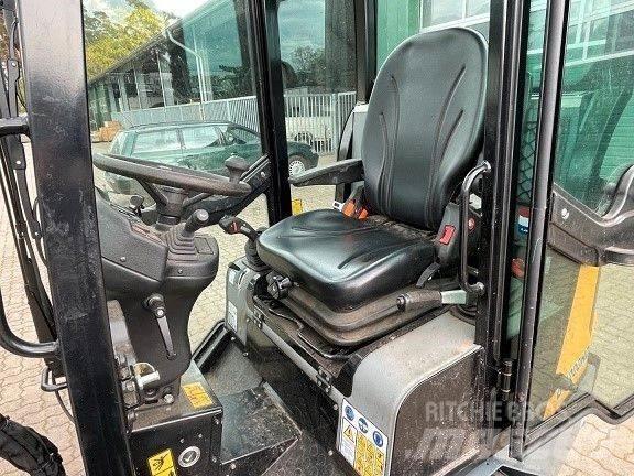 GiANT G2200 HD Voorladers en gravers