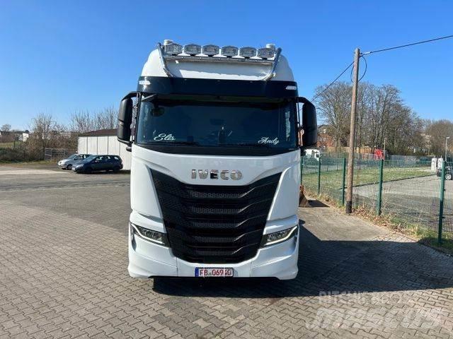 Iveco S-Way 530 Trekkers