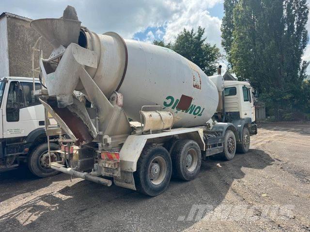 MAN 32.364 8x4 10m³ Betonmixers en pompen