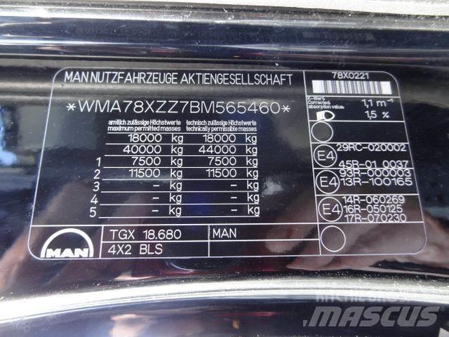MAN TGX 18.680 V8 Trekkers