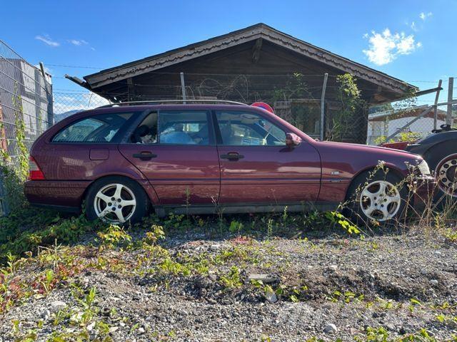 Mercedes-Benz 200 Auto's