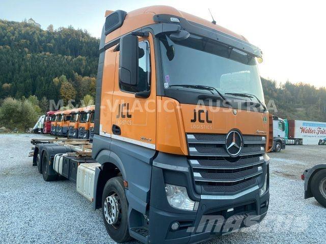 Mercedes-Benz 2542 Chassis met cabine