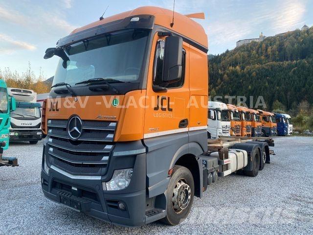 Mercedes-Benz 2542 Chassis met cabine