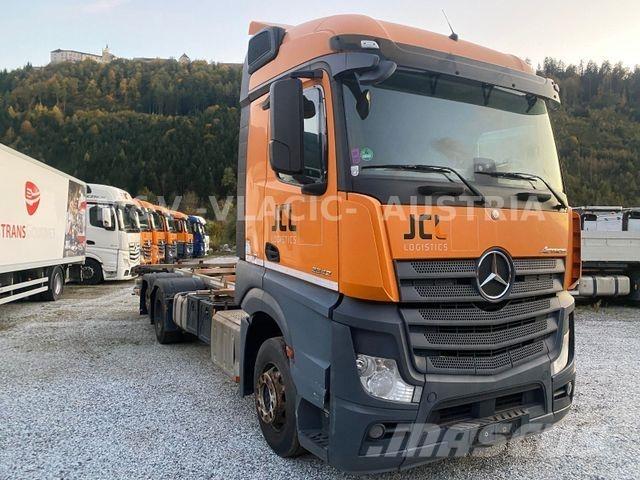 Mercedes-Benz 2542 Chassis met cabine