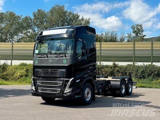 Volvo FH 540 6x4 Chassis met cabine
